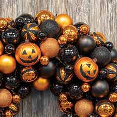 Halloween Ornament Wreath Image 2