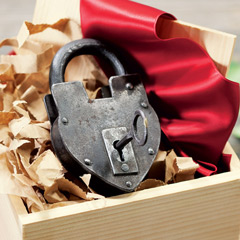 Parisian Love Lock & Key Image 1